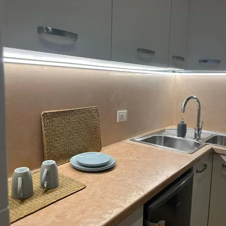 Residenza Tazzoli - Big House 120 M2, With 2 Bedrooms And 2 Bathrooms Apartment *