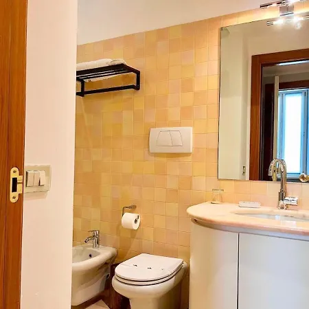 Lejlighed Residenza Tazzoli - Big House 120 M2, With 2 Bedrooms And 2 Bathrooms Verona